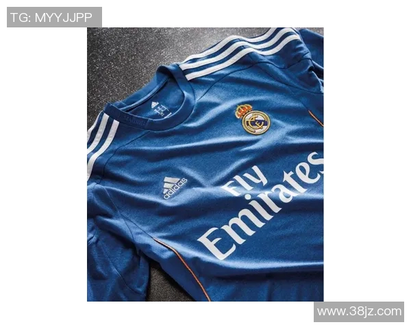 12号球衣的足球明星们如何在绿茵场上书写传奇与荣耀的故事 12号球衣的足球明星们如何在绿茵场上书写传奇与荣耀的故事